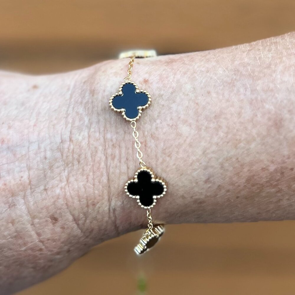 NEW Elegant Gold and Black Clover Bracelet